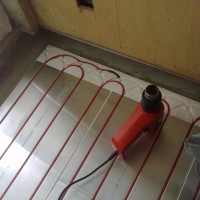 Attach the cable on a metal-mash Attach the cable on a metal-mash